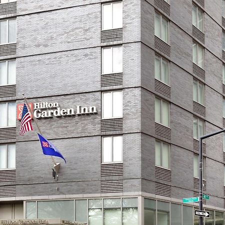 Hilton Garden Inn Long Island City New York Exterior photo