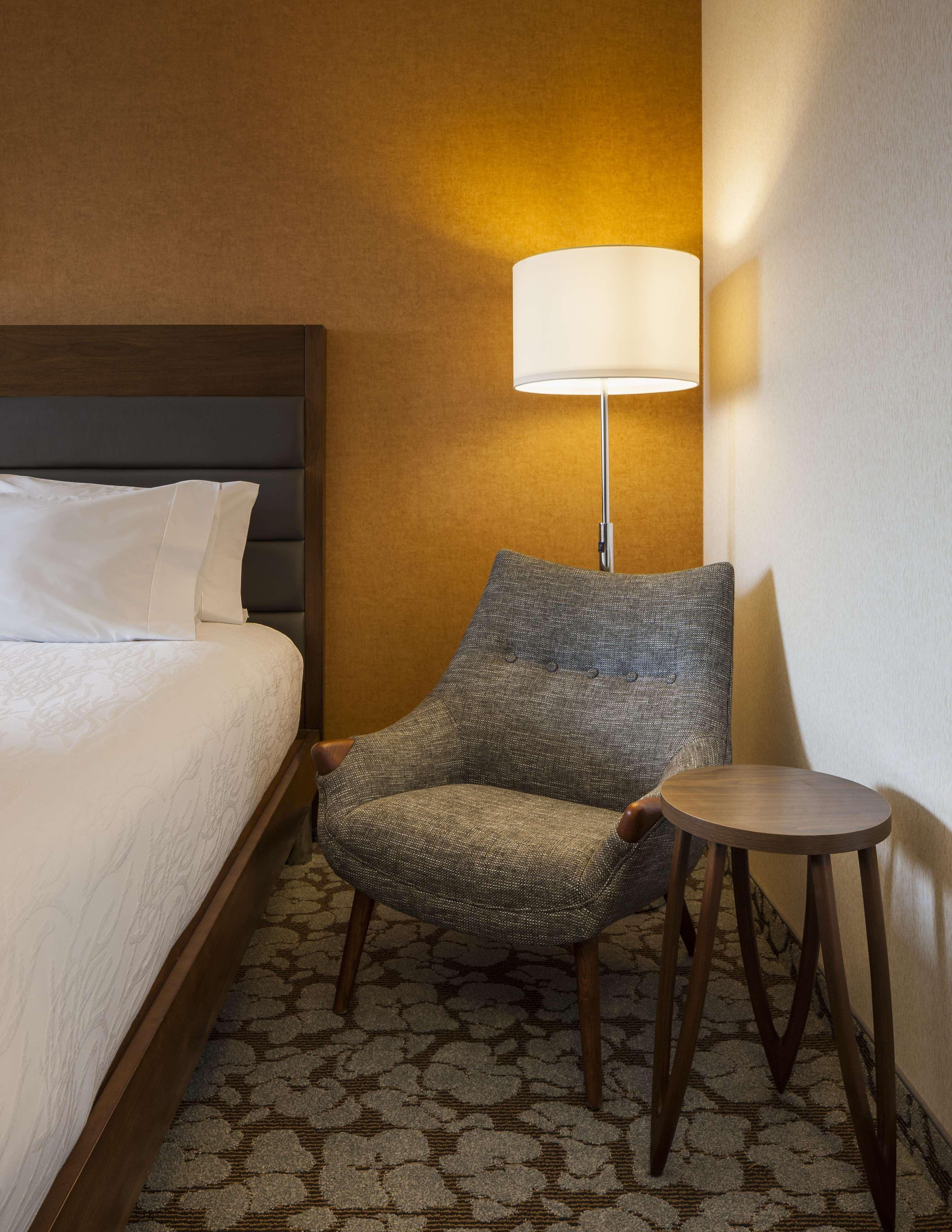 Hilton Garden Inn Long Island City New York Exterior photo